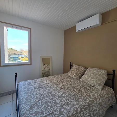 Apartment T2 Mezzanine, 500 M De La Plage, Entre Et Village *